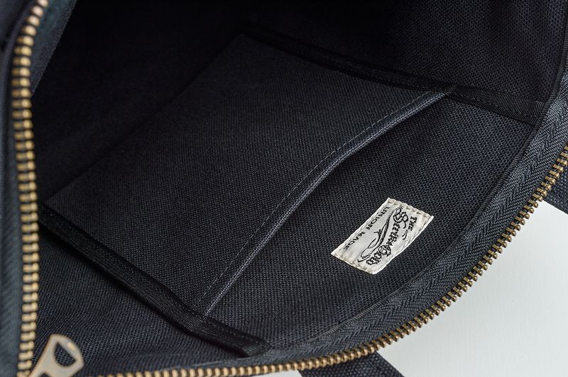 SGA2302 / The Strike Gold Sail-Cloth Small Helmet Bag