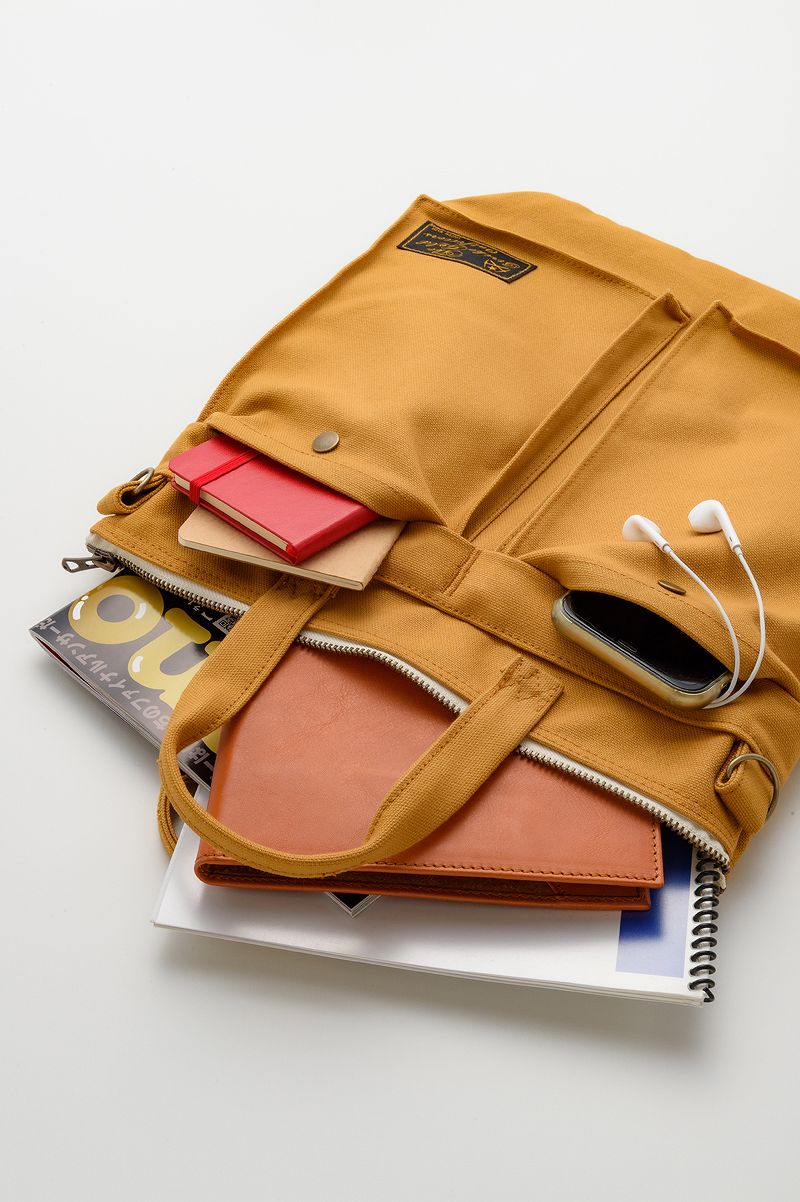 SGA2302 / The Strike Gold Sail-Cloth Small Helmet Bag
