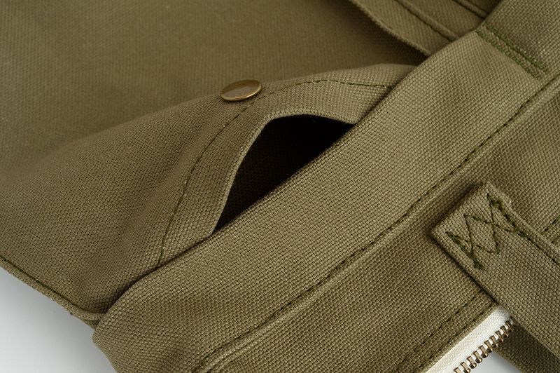 SGA2302 / The Strike Gold Sail-Cloth Small Helmet Bag
